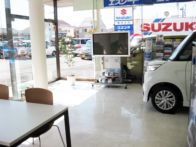 スズキ自動車販売店草加市オカダ自動車